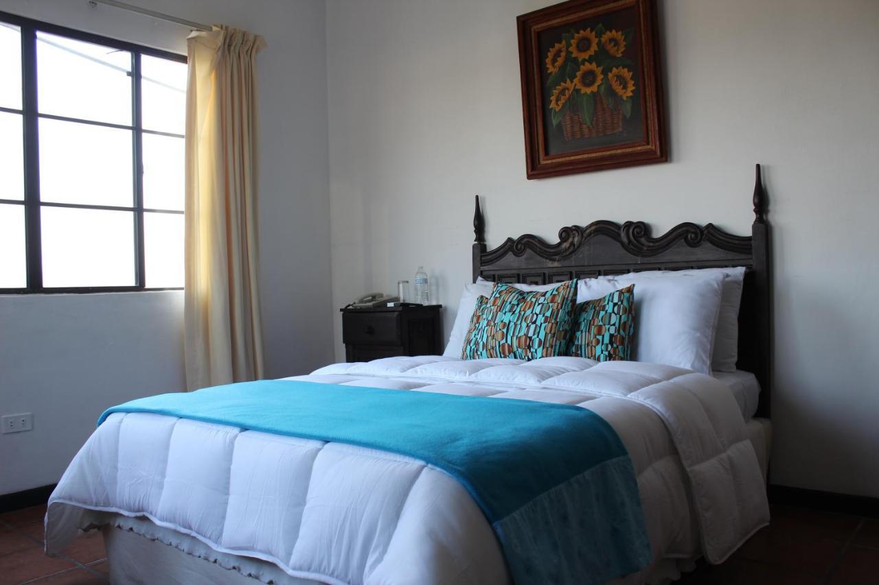Hotel Villa Antigua San Salvador Extérieur photo